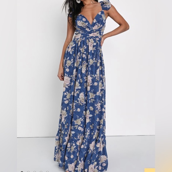 Lulus Dresses & Skirts - Lulu’s backless maxi dress, size small